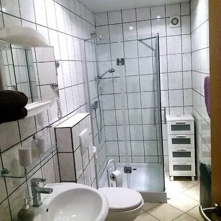 Gastezimmer Pensión *