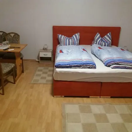 Gastezimmer Pensión *